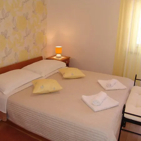 Apartment Dominik Next To The Beach Baska (Krk)