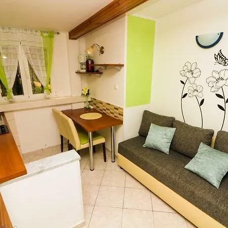Apartment Dominik Next To The Beach *